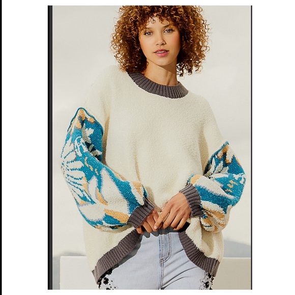 $40 start 57 LAST ONE 🖤Pretty POL Berber fleece outseam detail floral sweater - Picture 3 of 6